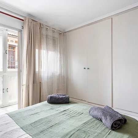 Big At With Terrace فالنسيا